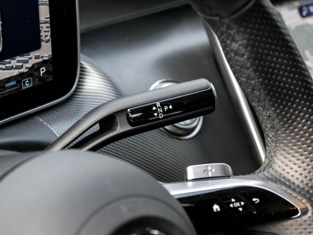 Mercedes-Benz C 300 2025