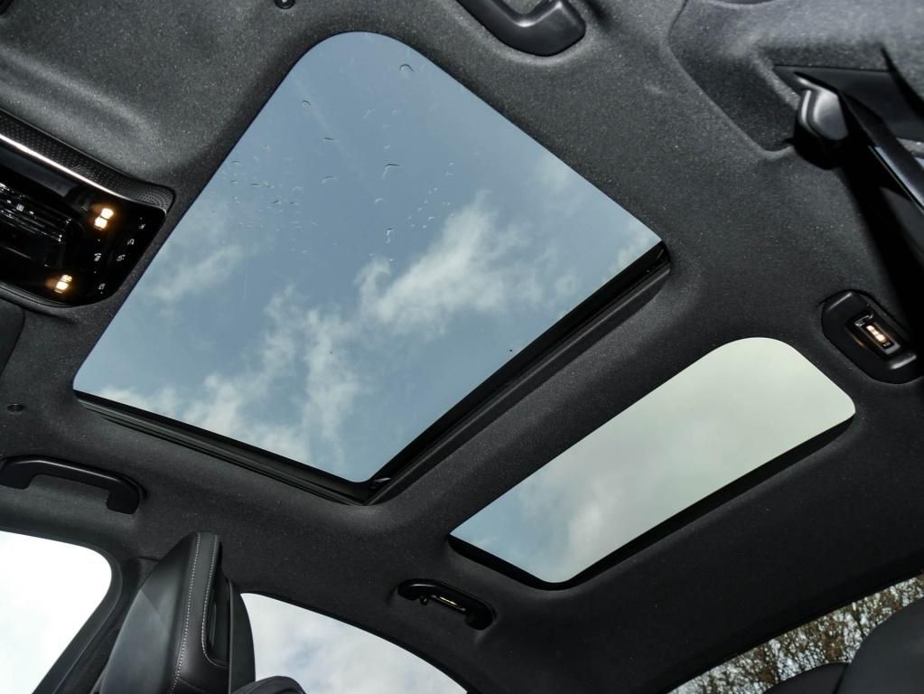 Mercedes-Benz C 300 2025