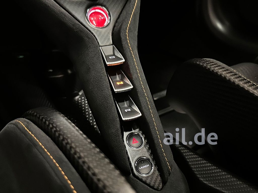 McLaren 765LT 2020