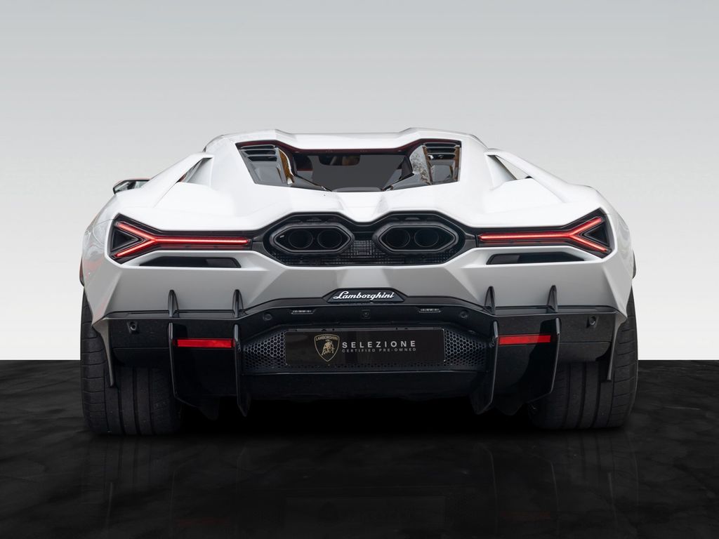 Lamborghini Revuelto 2024
