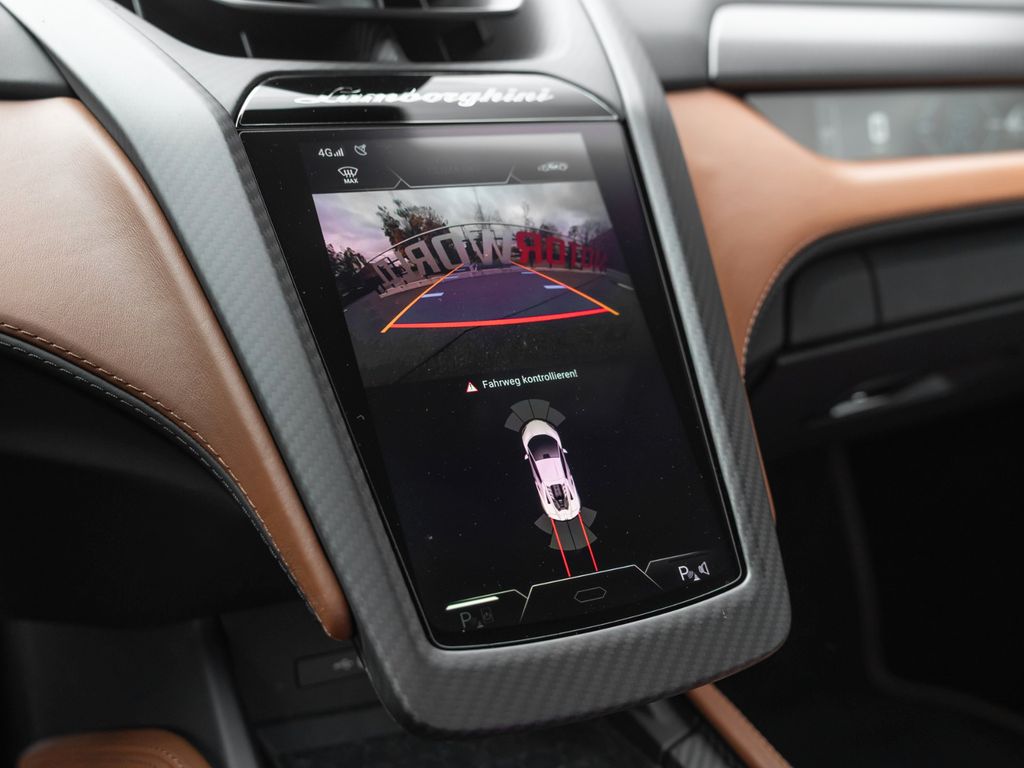 Lamborghini Revuelto 2024