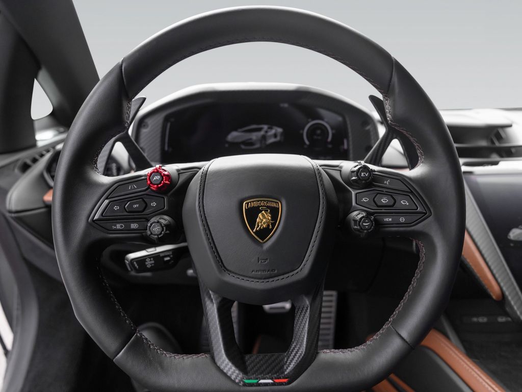 Lamborghini Revuelto 2024