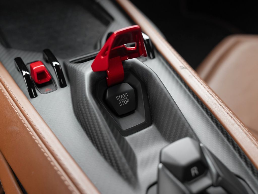 Lamborghini Revuelto 2024