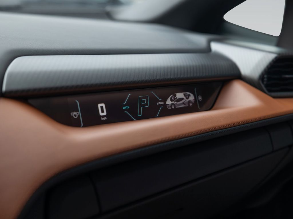 Lamborghini Revuelto 2024