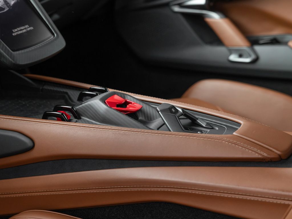 Lamborghini Revuelto 2024