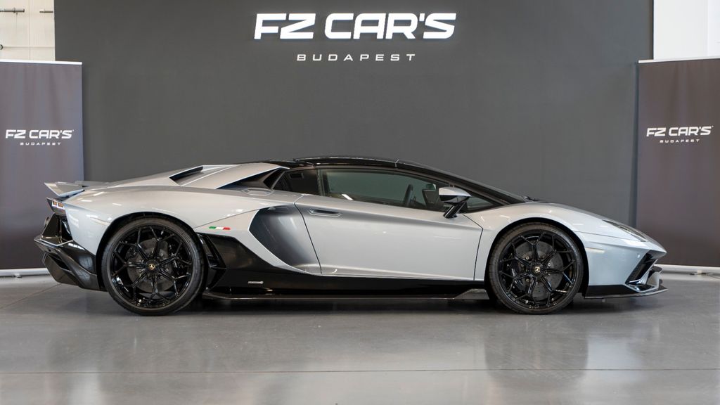 Lamborghini Aventador 2022