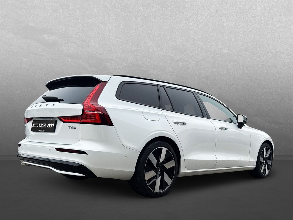 Volvo V60 2025