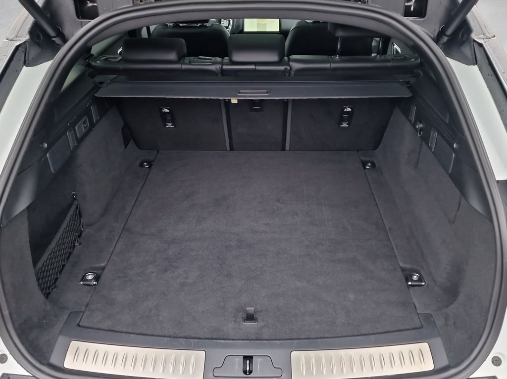Land Rover Range Rover Velar 2024