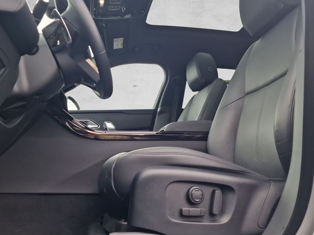 Land Rover Range Rover Velar 2024
