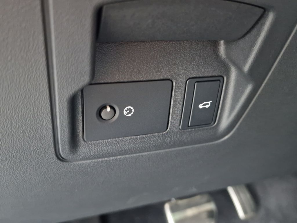 Land Rover Range Rover Velar 2024