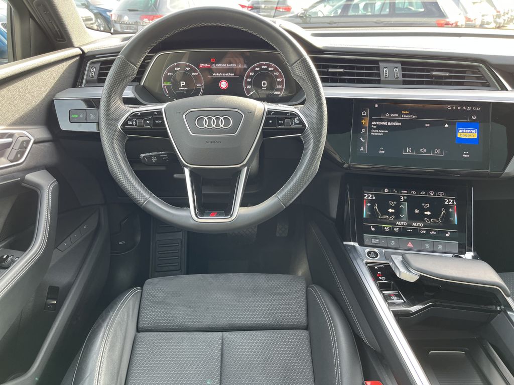 Audi e-tron 2022