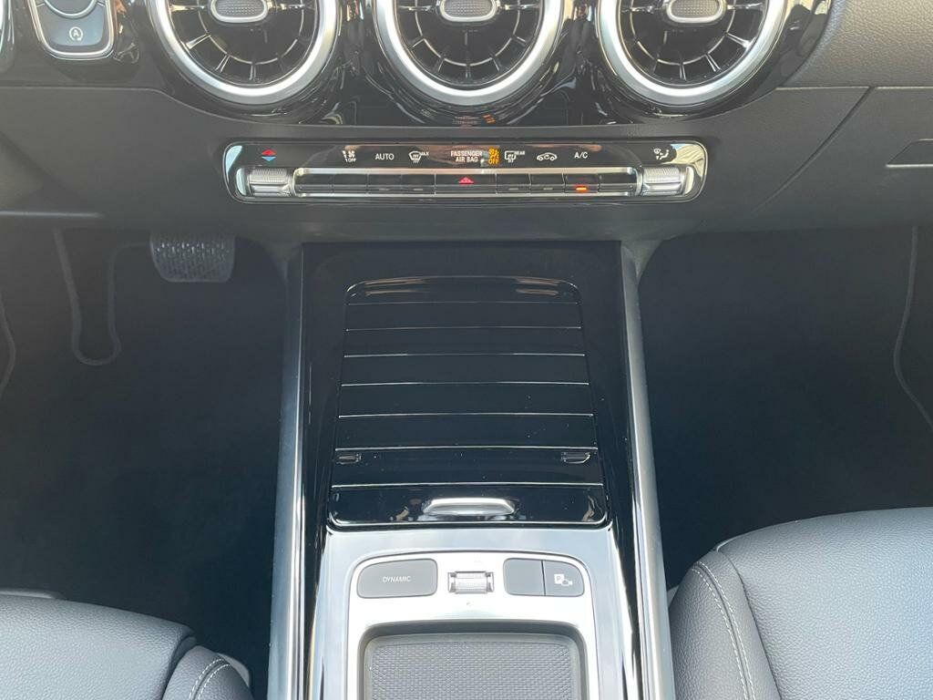 Mercedes-Benz B 180 2024