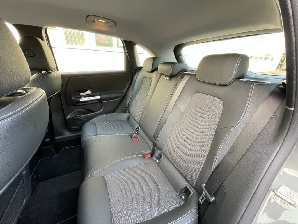 Mercedes-Benz B 180 2024