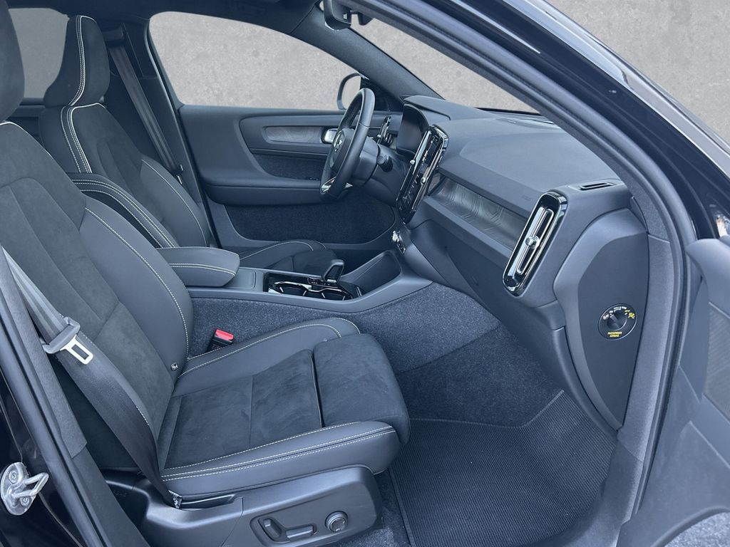 Volvo C40 2025