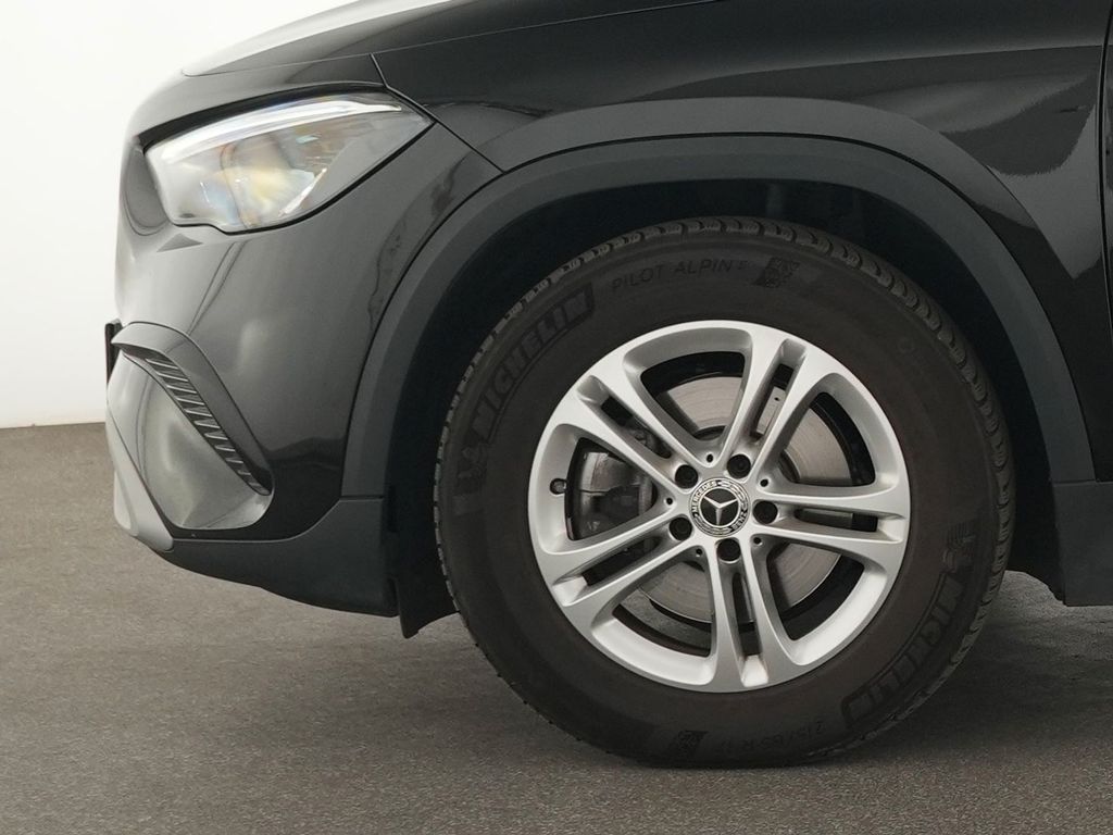 Mercedes-Benz GLA 180 2024