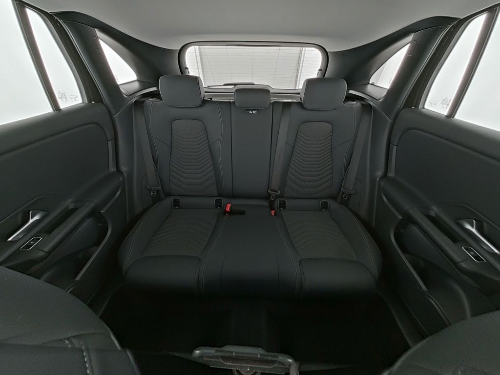 Mercedes-Benz GLA 180 2024