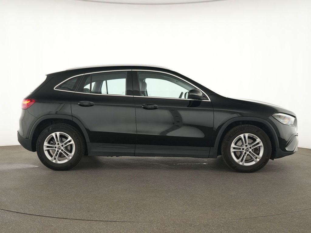 Mercedes-Benz GLA 180 2024