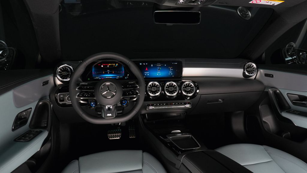 Mercedes-Benz CLA 35 AMG 2025