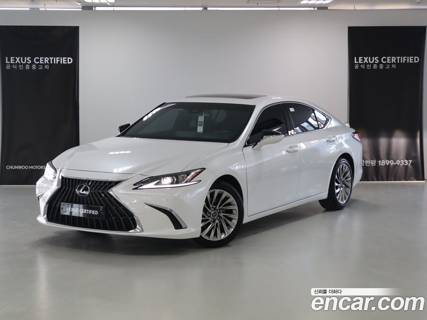 Lexus ES 2025