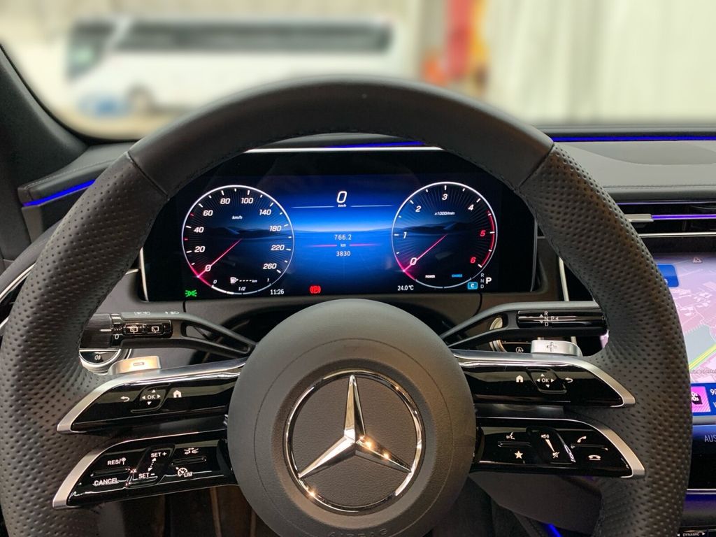 Mercedes-Benz E 200 2025