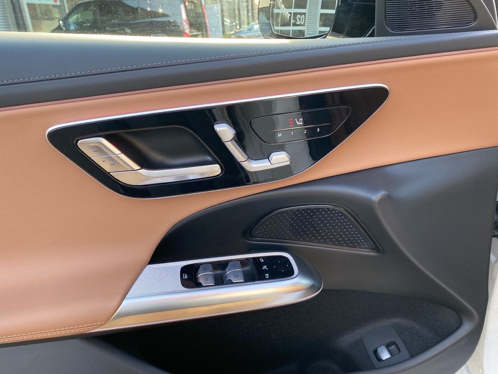 Mercedes-Benz E 200 2025