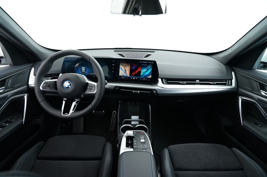 BMW iX1 2024