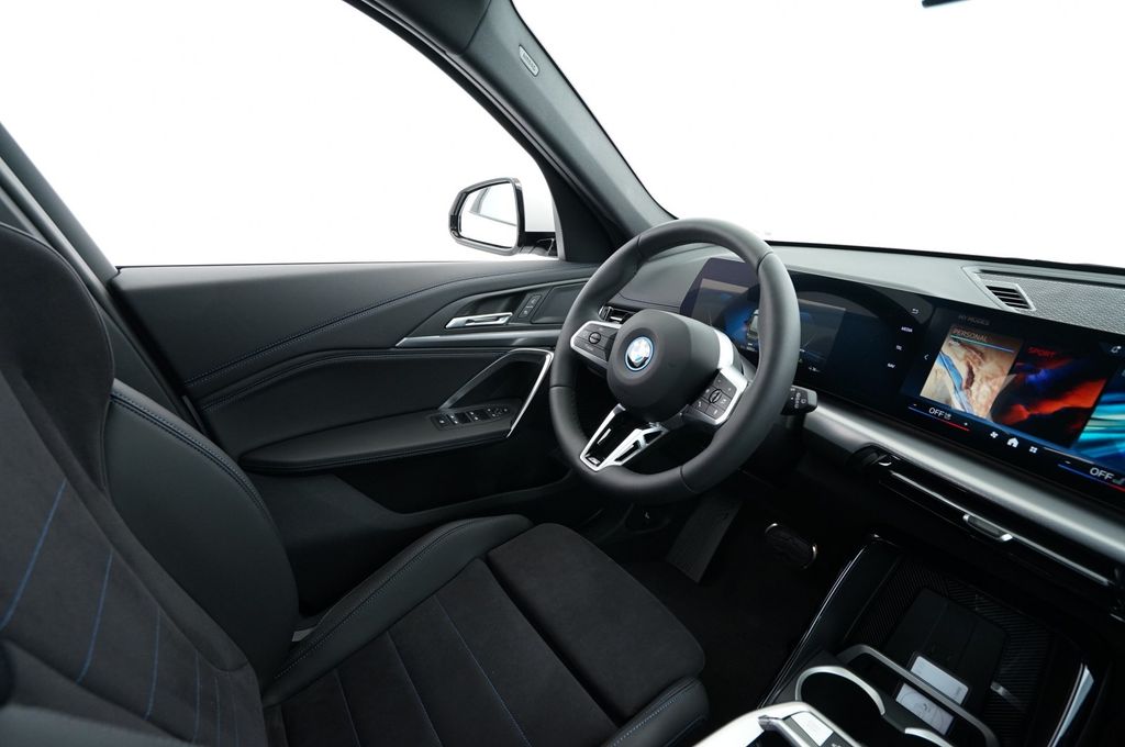 BMW iX1 2024