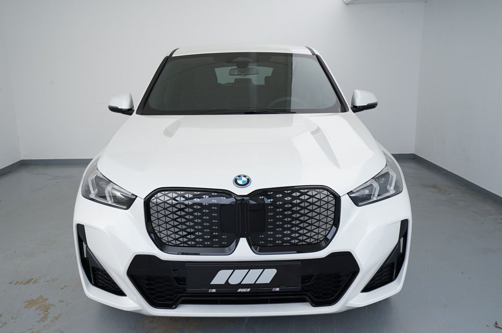 BMW iX1 2024