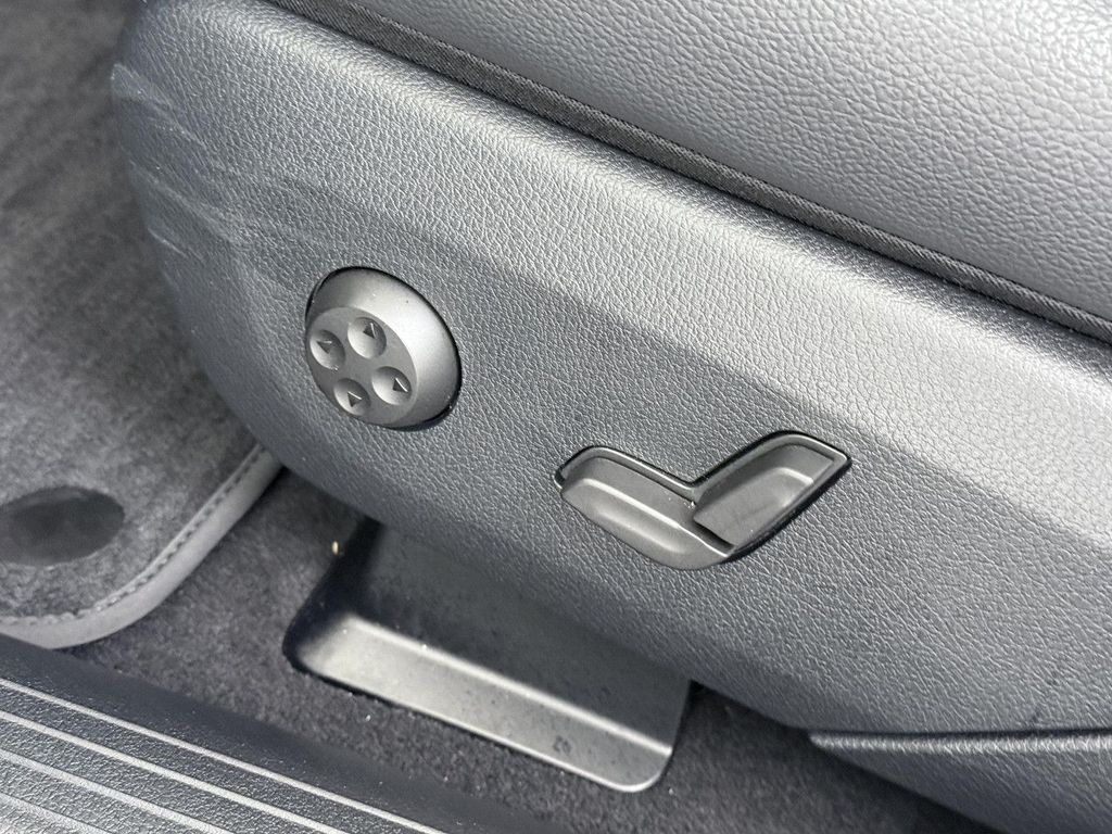 Mercedes-Benz EQE 2024