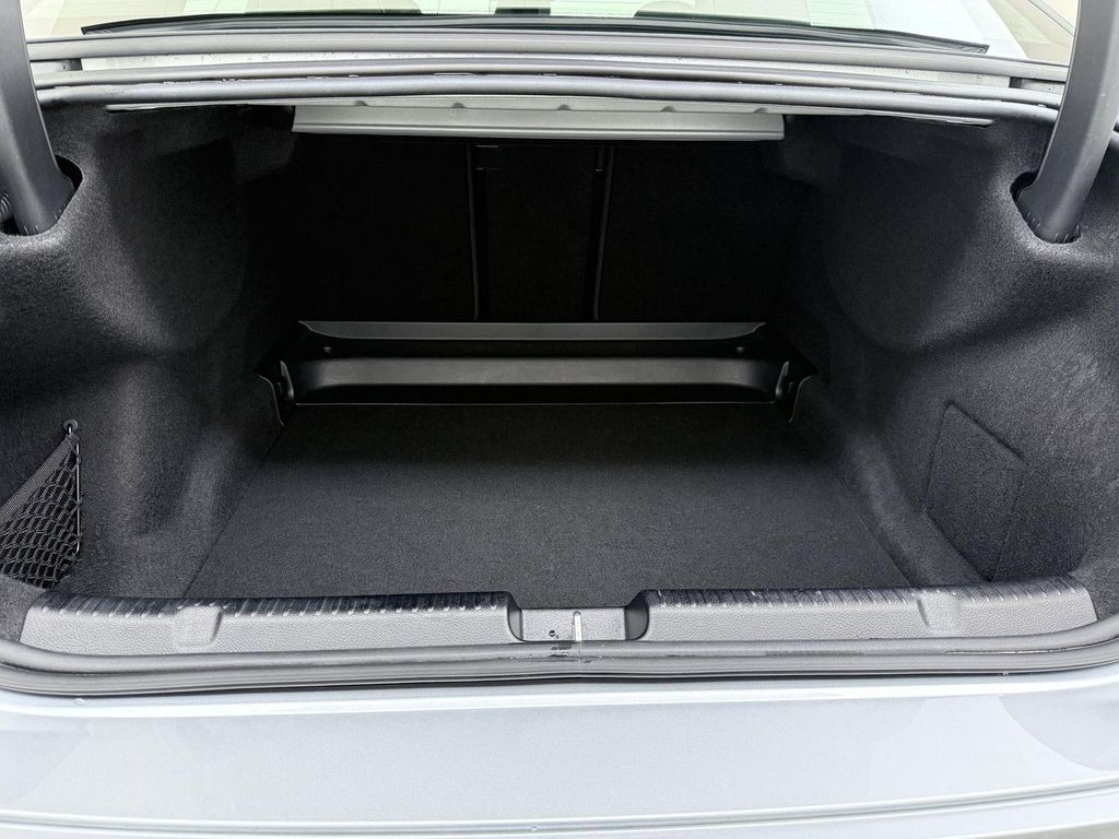 Mercedes-Benz EQE 2024