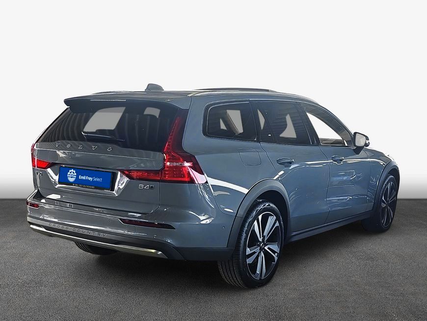 Volvo V60 Cross Country 2024