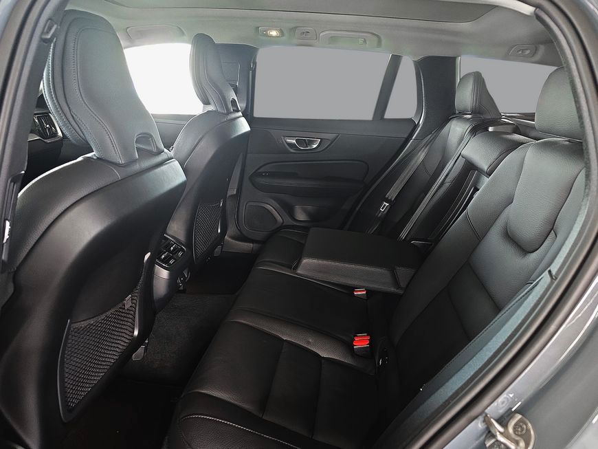 Volvo V60 Cross Country 2024