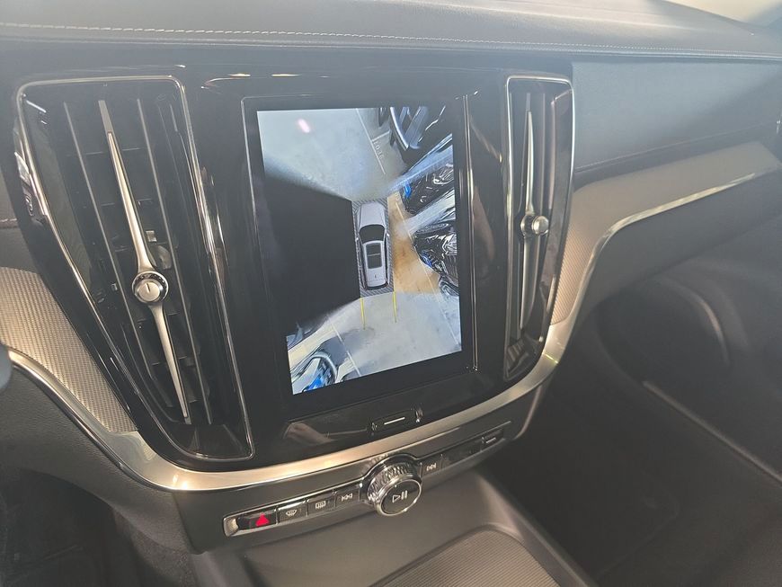 Volvo V60 Cross Country 2024