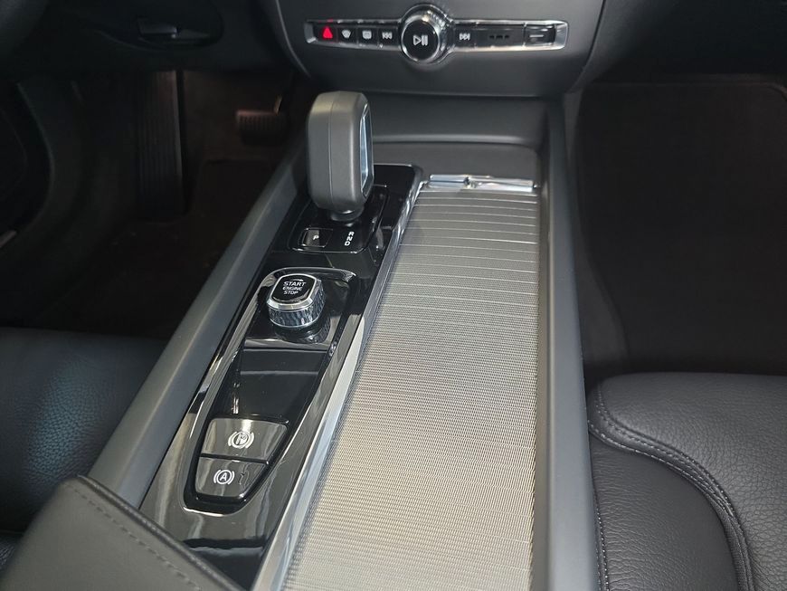 Volvo V60 Cross Country 2024