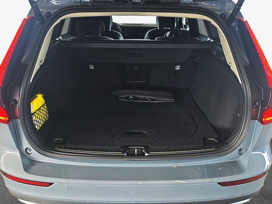 Volvo V60 Cross Country 2024