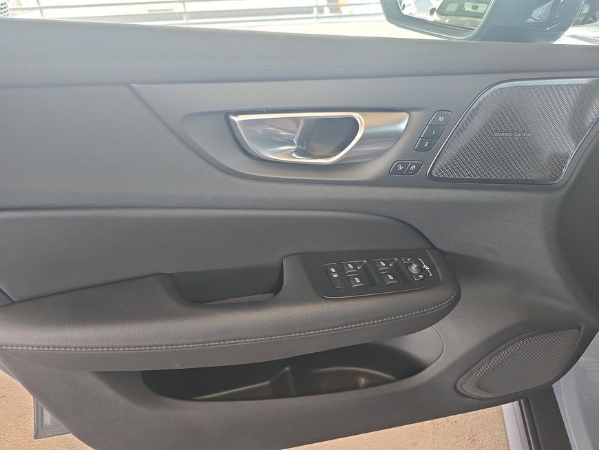 Volvo V60 Cross Country 2024
