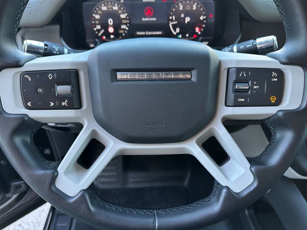 Land Rover Defender 2021