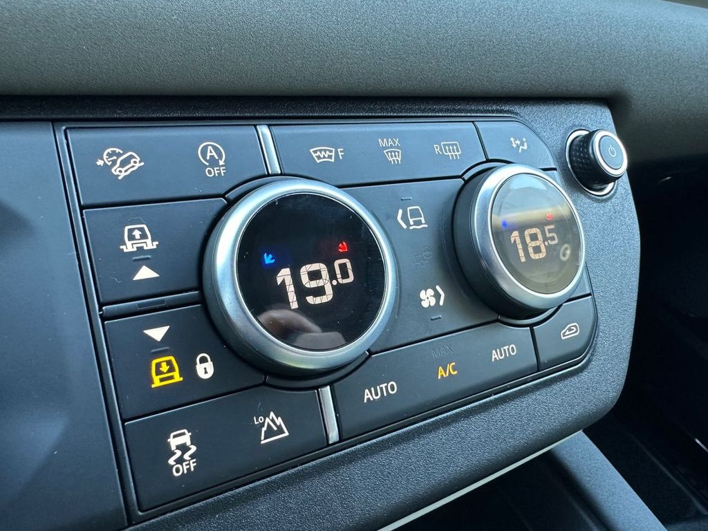Land Rover Defender 2021