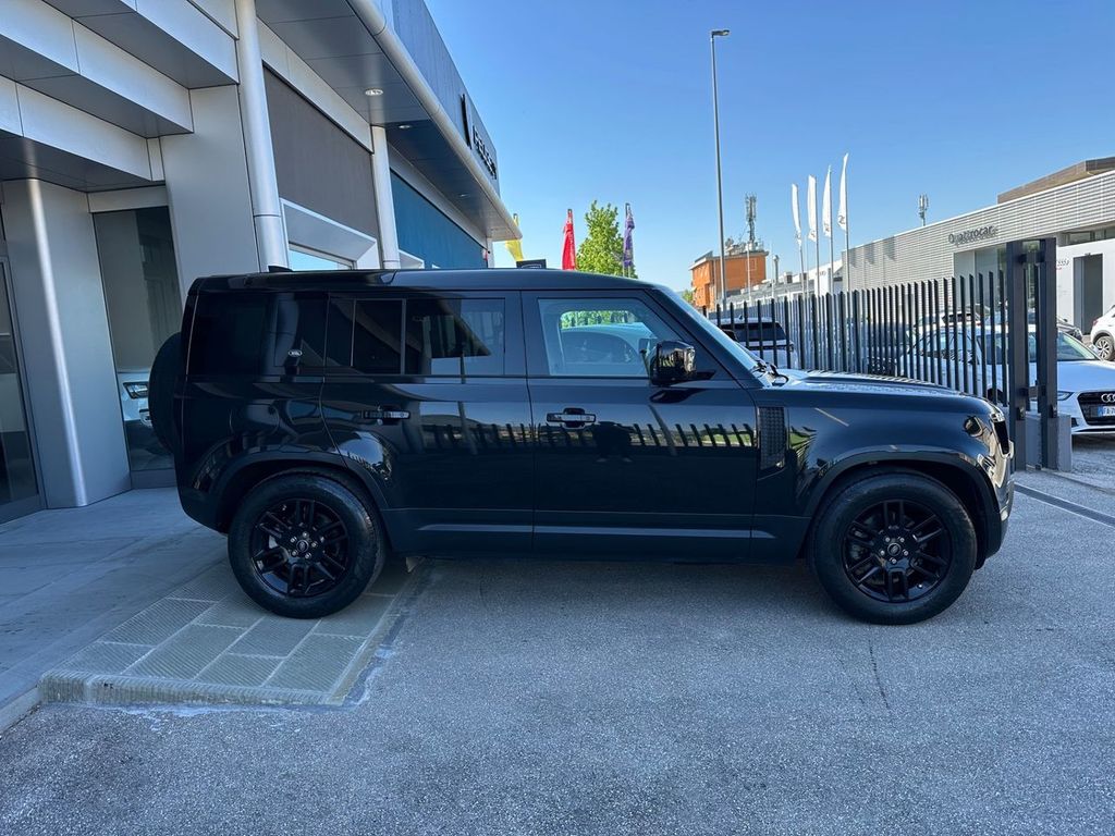 Land Rover Defender 2021