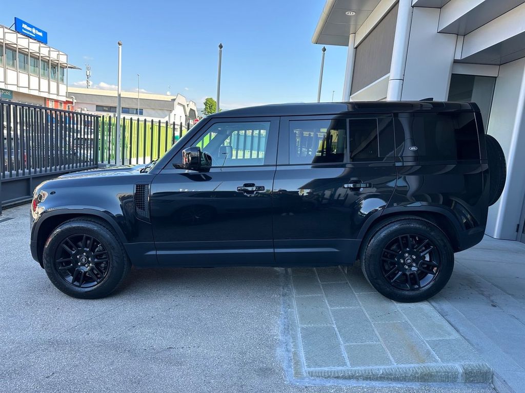 Land Rover Defender 2021