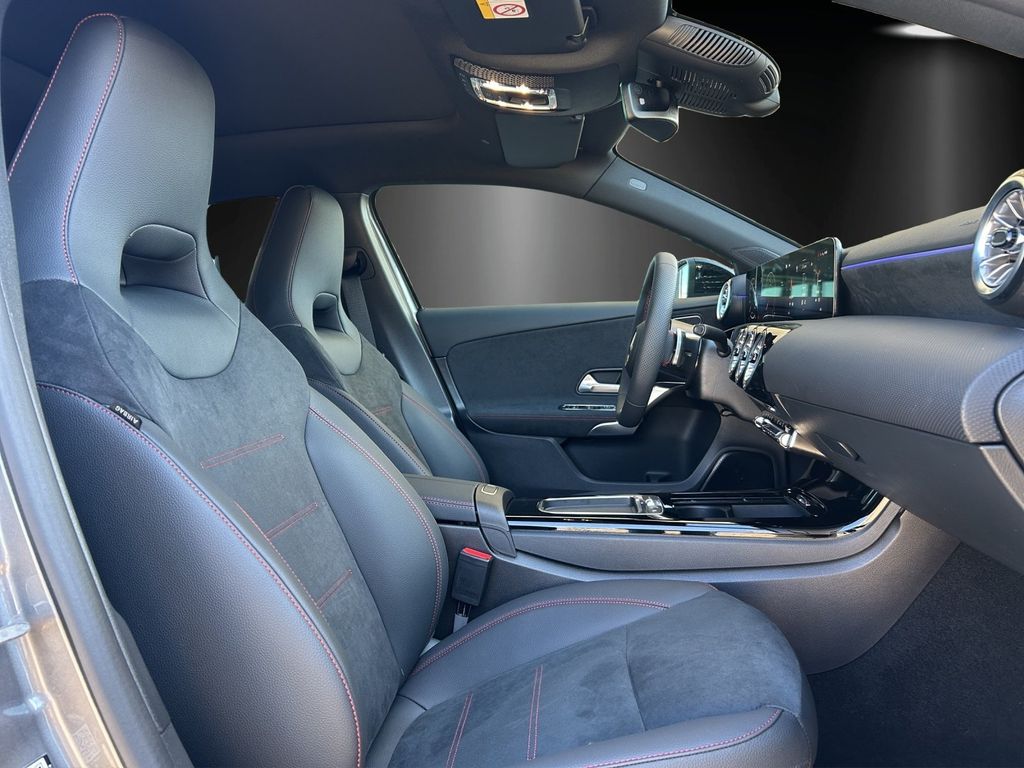 Mercedes-Benz A 220 2025