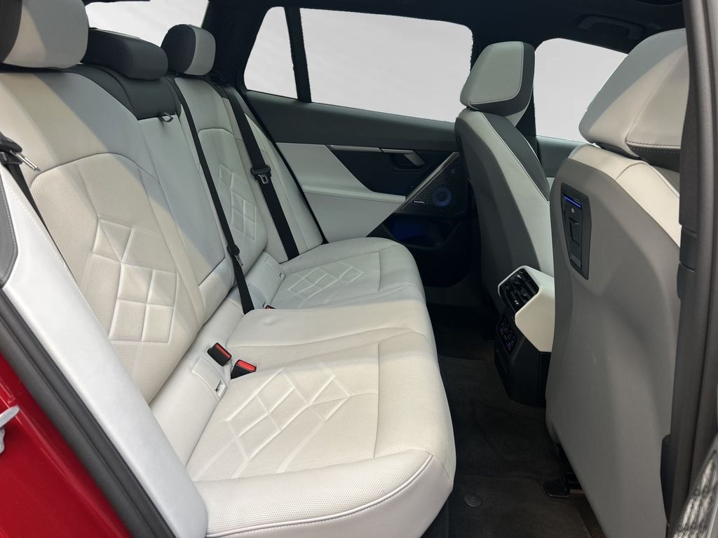 BMW i5 2025