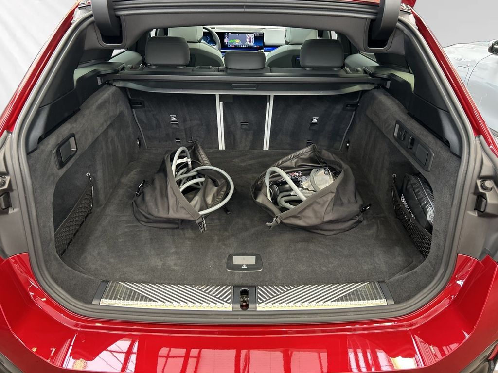 BMW i5 2025