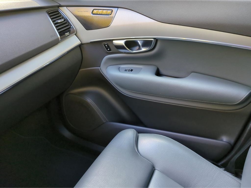 Volvo XC90 2021