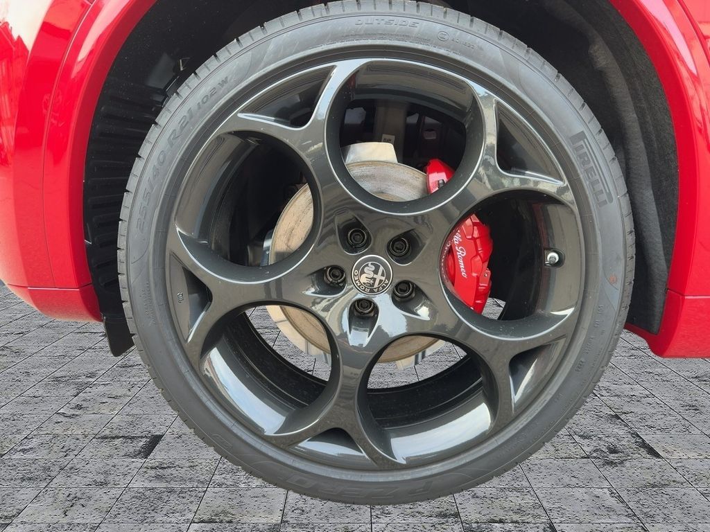 Alfa Romeo Stelvio 2025