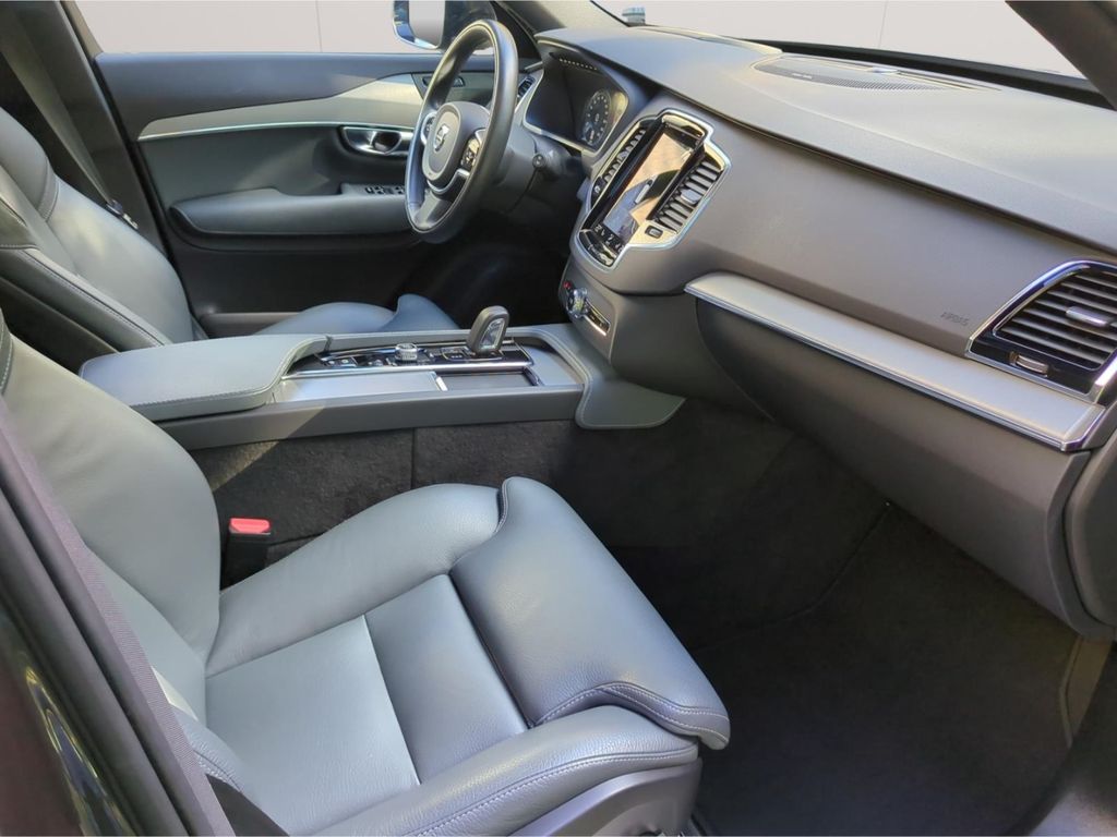 Volvo XC90 2021