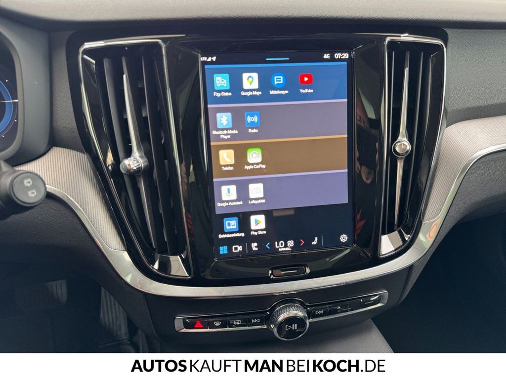 Volvo V60 2024