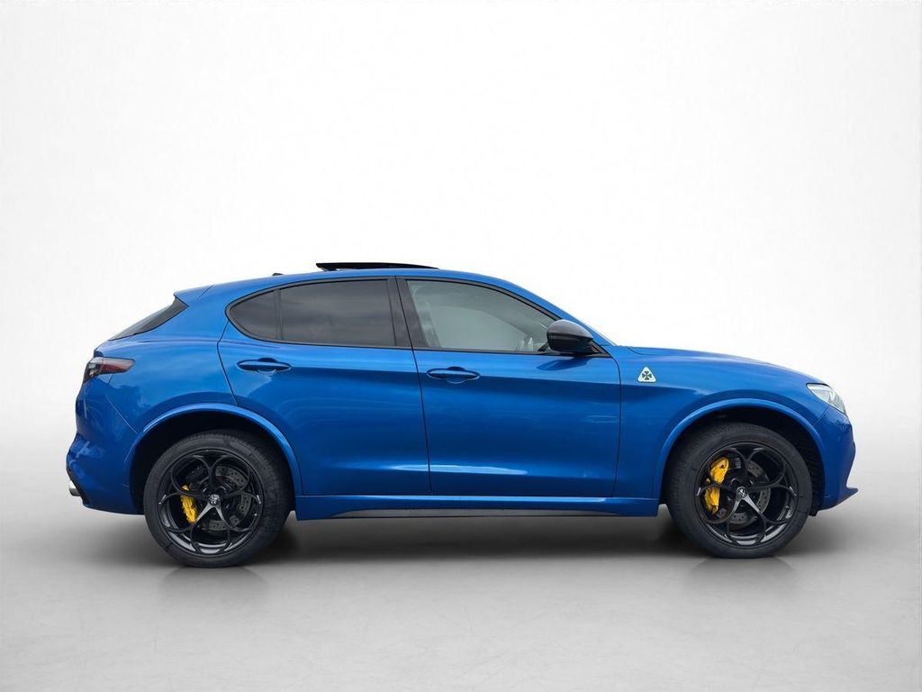 Alfa Romeo Stelvio 2021