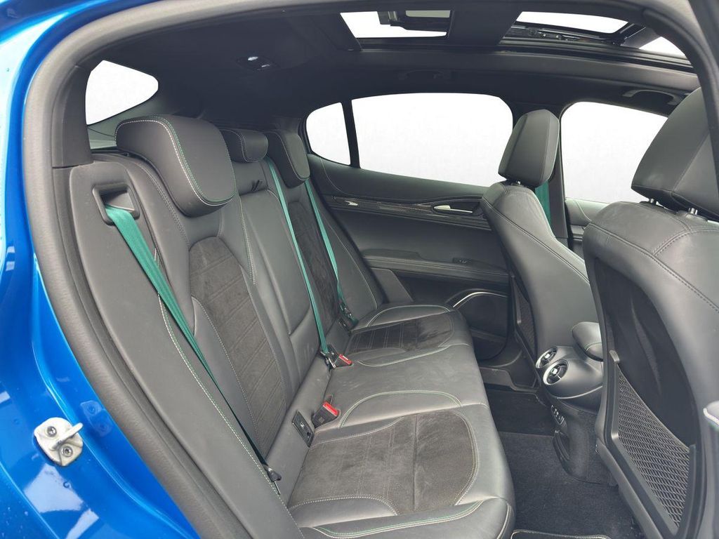 Alfa Romeo Stelvio 2021