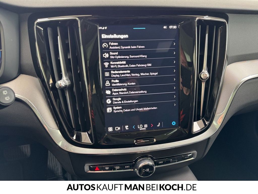 Volvo V60 2024
